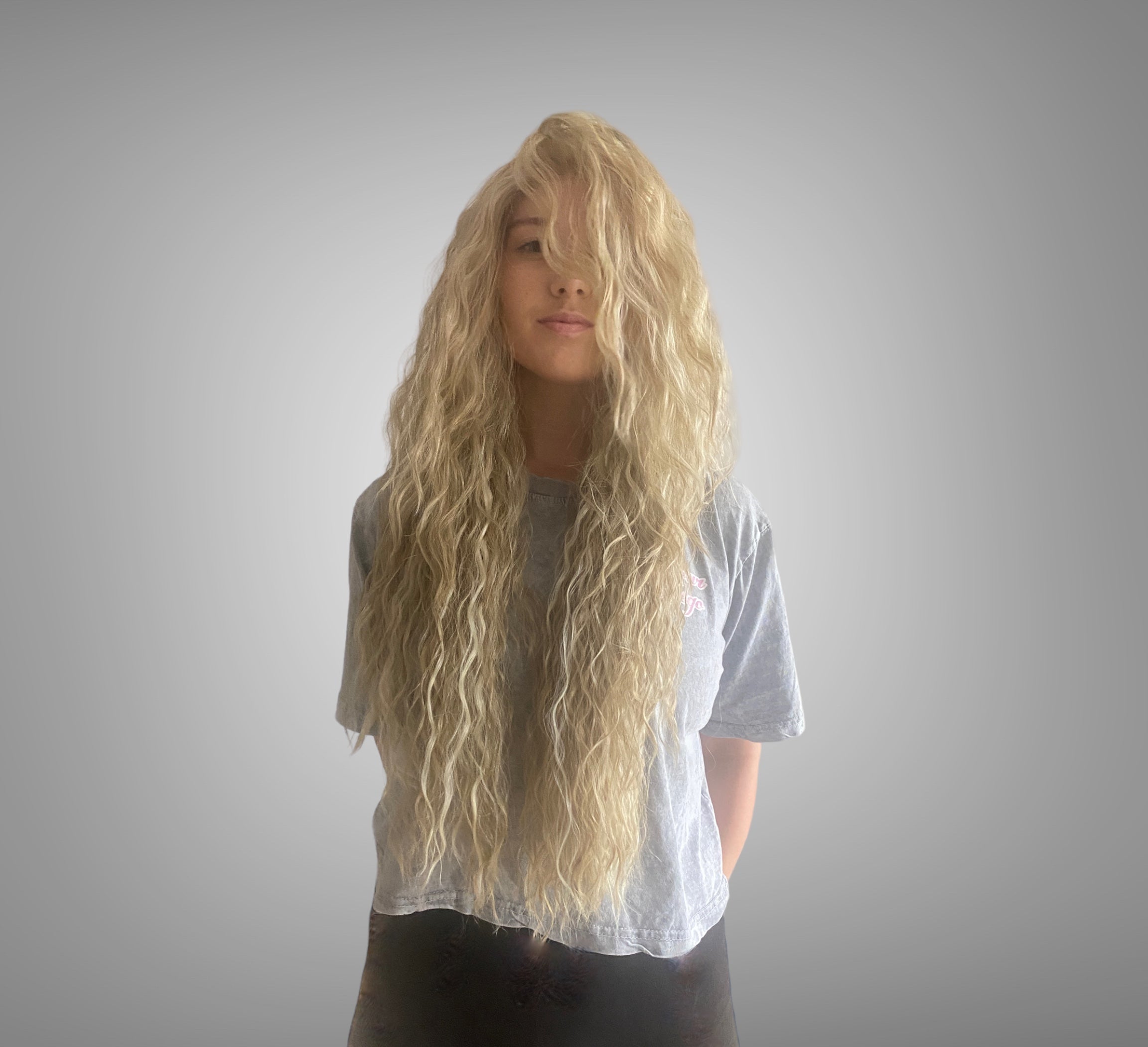 Shakira Blond